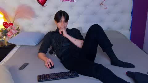 just_gay_ online show from 02-18-25, 01:44