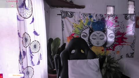 Sofia online show from 02-06-25, 01:10