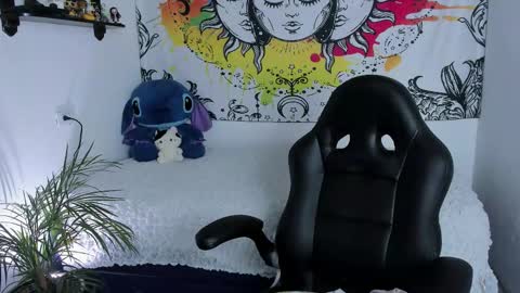 Snapshot of just_katiex chatting on 11-10-25, 12:42 Sofia online show from 11-10-25, 12:42