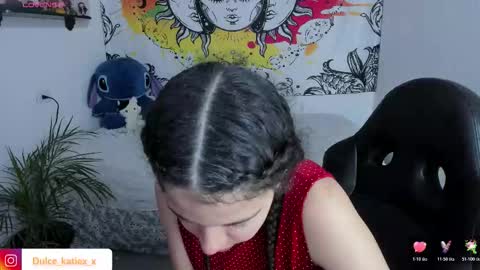 Snapshot of just_katiex chatting on 11-22-25, 02:05 Sofia online show from 11-22-25, 02:05