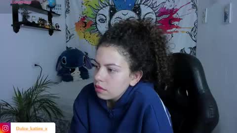 Snapshot of just_katiex chatting on 11-30-25, 12:42 Sofia online show from 11-30-25, 12:42