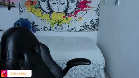 Snapshot of just_katiex chatting on 12-13-25, 08:04 Sofia online show from 12-13-25, 08:04