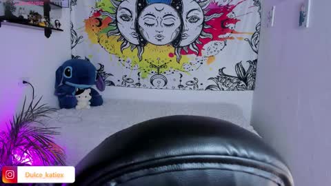 Snapshot of just_katiex chatting on 12-16-25, 12:26 Sofia online show from 12-16-25, 12:26