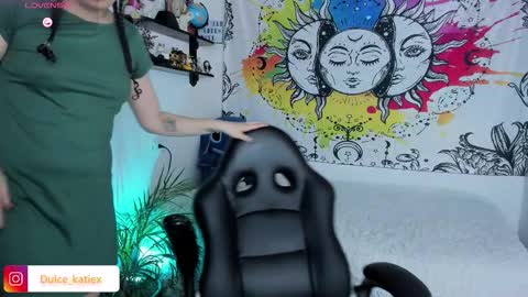 Snapshot of just_katiex chatting on 12-19-25, 06:04 Sofia online show from 12-19-25, 06:04