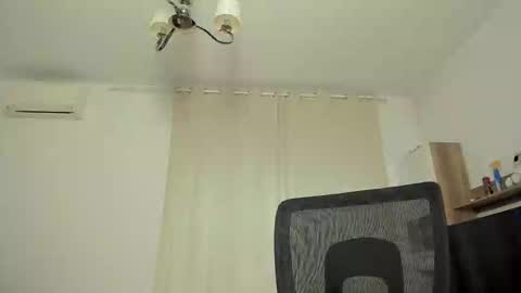 Chloe online show from 10-18-25, 06:05