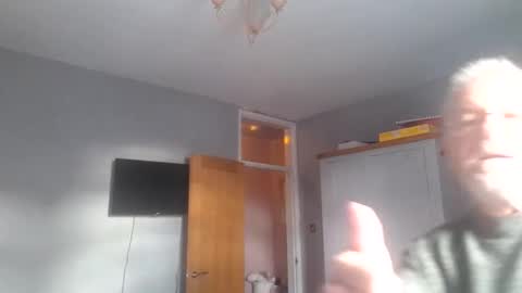 justenjoyingurcompany online show from 10-22-25, 08:36