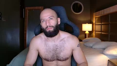 Snapshot of justin_hton chatting on 10-17-25, 10:29 Justin online show from 10-17-25, 10:29