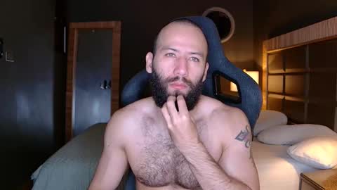 Snapshot of justin_hton chatting on 10-25-25, 10:12 Justin online show from 10-25-25, 10:12