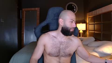 Snapshot of justin_hton chatting on 10-29-25, 11:01 Justin online show from 10-29-25, 11:01