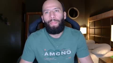 Snapshot of justin_hton chatting on 11-09-25, 01:37 Justin online show from 11-09-25, 01:37