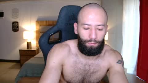 Snapshot of justin_hton chatting on 11-28-25, 11:46 Justin online show from 11-28-25, 11:46