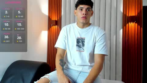 Snapshot of justin_mack_ chatting on 11-08-25, 12:05 Justin online show from 11-08-25, 12:05