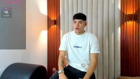 Snapshot of justin_mack_ chatting on 11-17-25, 11:38 Justin online show from 11-17-25, 11:38