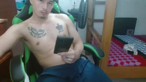 justin_taylor02 online show from 10-03-25, 05:10