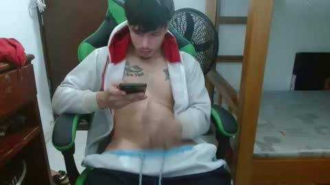 justin_taylor02 online show from 10-05-25, 02:37