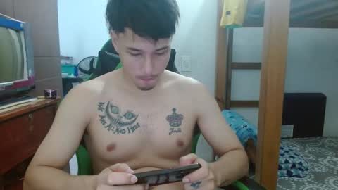 justin_taylor02 online show from 10-12-25, 02:05