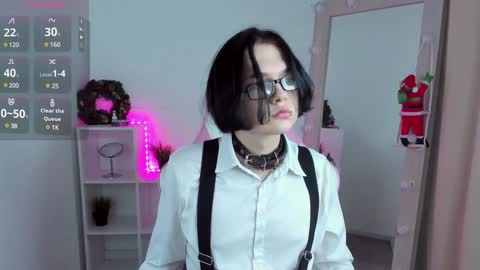 Snapshot of justin_twinkboy chatting on 12-17-24, 12:43 JUSTIN online show from 12-17-24, 12:43