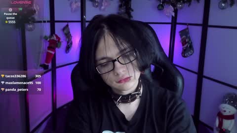 Snapshot of justin_twinkboy chatting on 12-21-24, 02:30 JUSTIN online show from 12-21-24, 02:30