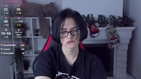 Snapshot of justin_twinkboy chatting on 12-22-24, 02:28 JUSTIN online show from 12-22-24, 02:28