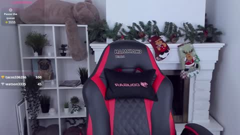 Snapshot of justin_twinkboy chatting on 12-24-24, 11:22 JUSTIN online show from 12-24-24, 11:22