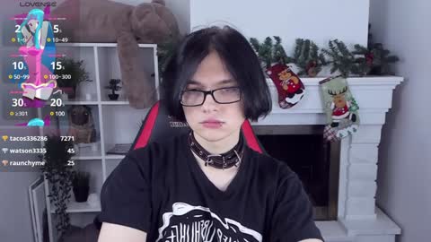 Snapshot of justin_twinkboy chatting on 12-25-24, 02:25 JUSTIN online show from 12-25-24, 02:25