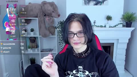 Snapshot of justin_twinkboy chatting on 01-13-25, 01:56 JUSTIN online show from 01-13-25, 01:56