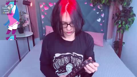 Snapshot of justin_twinkboy chatting on 02-16-25, 12:43 JUSTIN online show from 02-16-25, 12:43