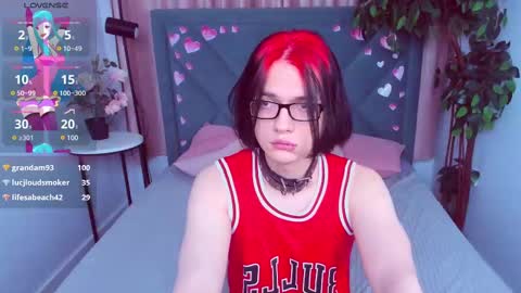 Snapshot of justin_twinkboy chatting on 02-17-25, 02:20 JUSTIN online show from 02-17-25, 02:20