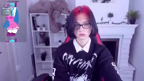 Snapshot of justin_twinkboy chatting on 03-08-25, 08:35 JUSTIN online show from 03-08-25, 08:35