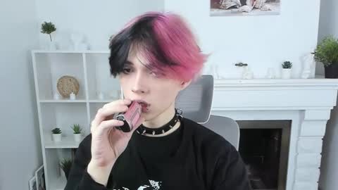 Snapshot of justin_twinkboy chatting on 09-16-25, 12:28 JUSTIN online show from 09-16-25, 12:28