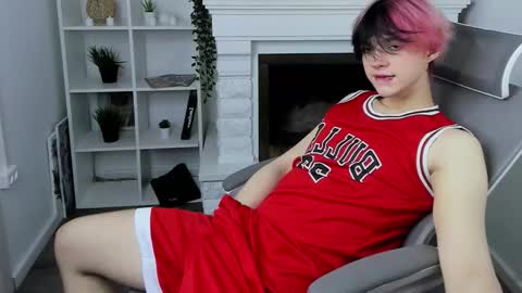 Snapshot of justin_twinkboy chatting on 09-21-25, 08:21 JUSTIN online show from 09-21-25, 08:21