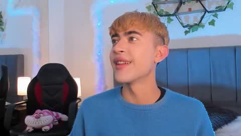 Snapshot of justinbe_ chatting on 09-19-25, 11:22 Justin online show from 09-19-25, 11:22