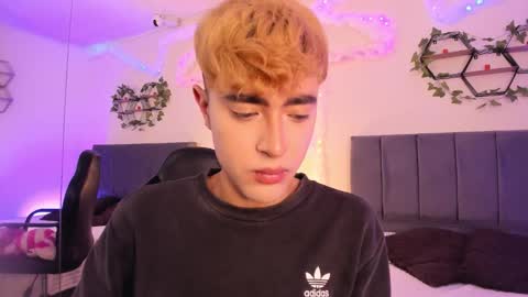 Snapshot of justinbe_ chatting on 10-13-25, 11:54 Justin online show from 10-13-25, 11:54