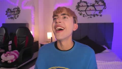 Snapshot of justinbe_ chatting on 10-16-25, 11:22 Justin online show from 10-16-25, 11:22