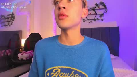 Snapshot of justinbe_ chatting on 10-21-25, 11:11 Justin online show from 10-21-25, 11:11