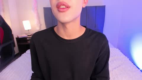 Snapshot of justinbe_ chatting on 10-24-25, 11:17 Justin online show from 10-24-25, 11:17