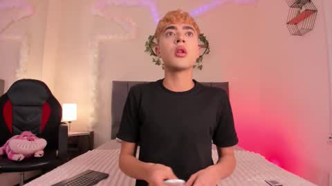 Snapshot of justinbe_ chatting on 11-04-25, 11:31 Justin online show from 11-04-25, 11:31