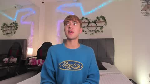 Snapshot of justinbe_ chatting on 11-21-25, 11:20 Justin online show from 11-21-25, 11:20