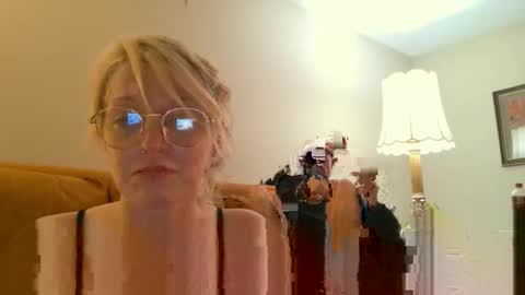 Snapshot of justinekly chatting on 10-13-25, 10:37 June Bug online show from 10-13-25, 10:37