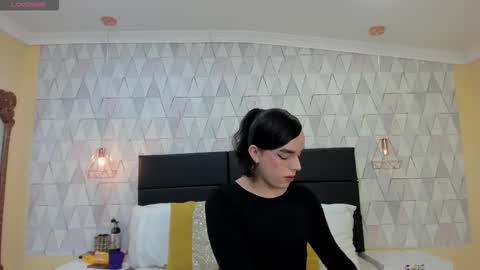 Justine online show from 10-18-25, 04:59