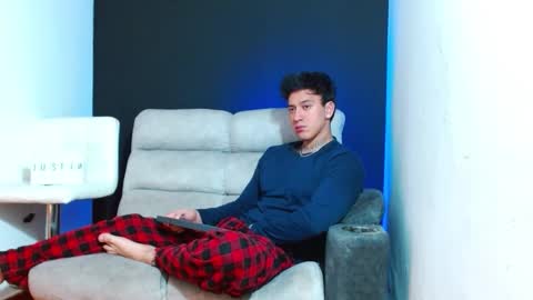 justinfuller_31 online show from 02-17-26, 06:54