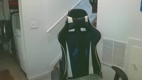 Snapshot of justintym69 chatting on 10-08-25, 08:17 justintym69 online show from 10-08-25, 08:17