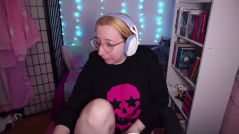 Snapshot of justkerryx chatting on 10-15-25, 08:14 Kerry online show from 10-15-25, 08:14