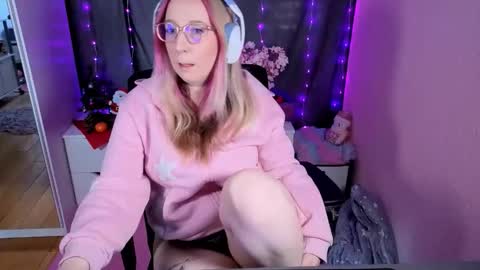 Snapshot of justkerryx chatting on 12-15-25, 09:24 Kerry online show from 12-15-25, 09:24