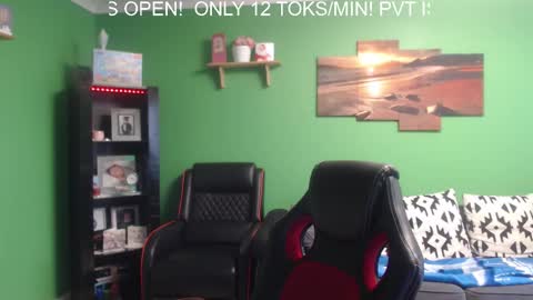 Snapshot of justme_19830331 chatting on 12-25-24, 03:49 Justme online show from 12-25-24, 03:49