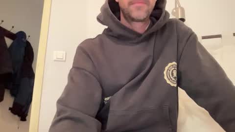 justmeandyou00 online show from 11-11-25, 10:37