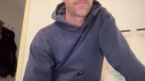 justmeandyou00 online show from 12-05-25, 11:08