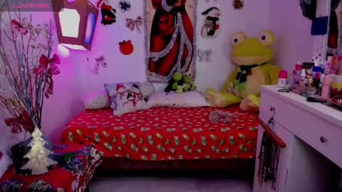 Mia online show from 12-20-24, 04:53