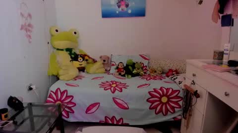 Mia online show from 02-28-25, 01:37