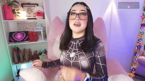 Snapshot of justonecute chatting on 02-28-26, 12:22 Emy online show from 02-28-26, 12:22